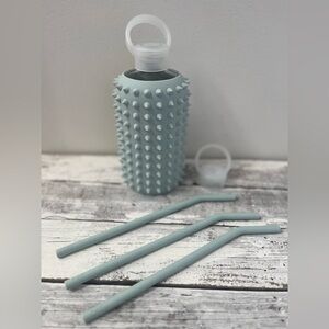 Like New! BKR 32oz Bottle. Color James.